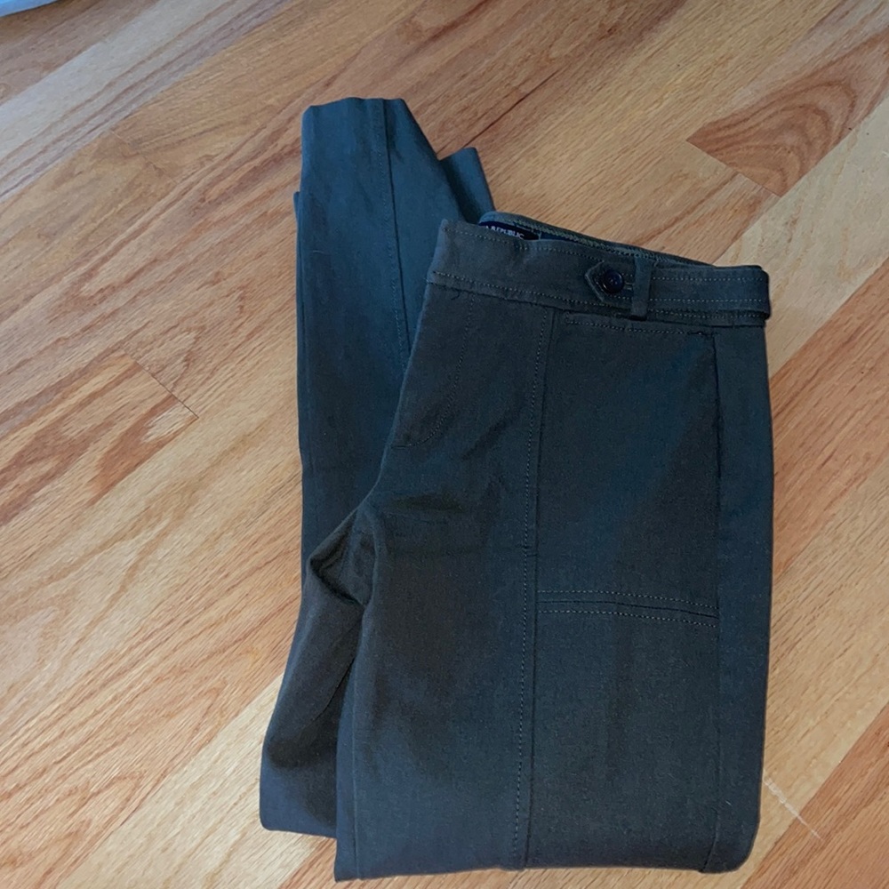 Green olives pants that are perfect for work